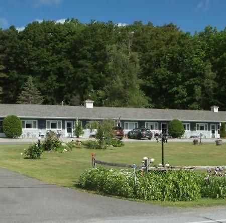 Governor'S Rock Motel Shaftsbury Exterior photo
